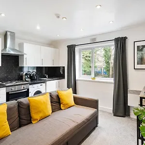 https://cardiff-university-apartment-w-heating-roku.cardiffhotelswales.com